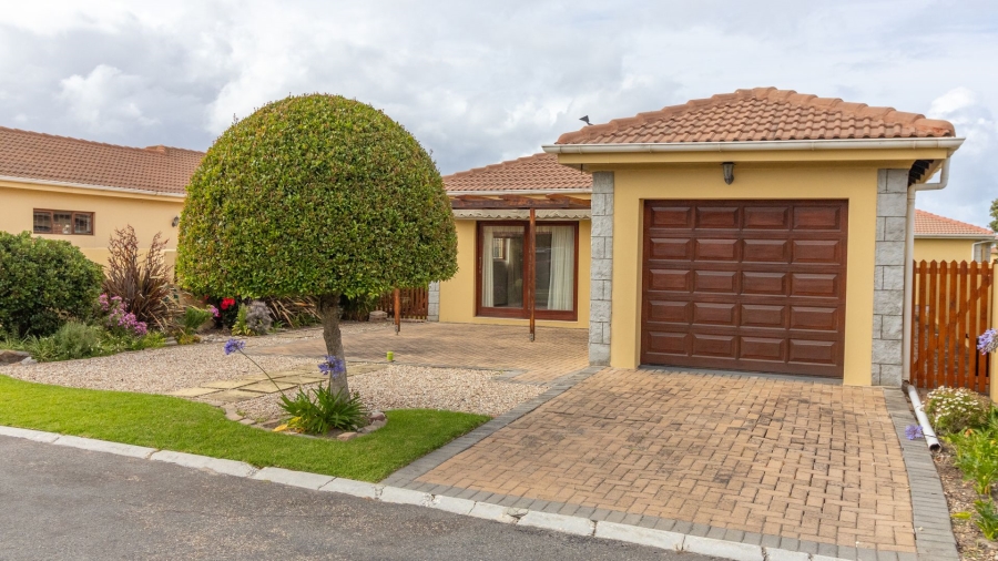 3 Bedroom Property for Sale in Sandbaai Western Cape